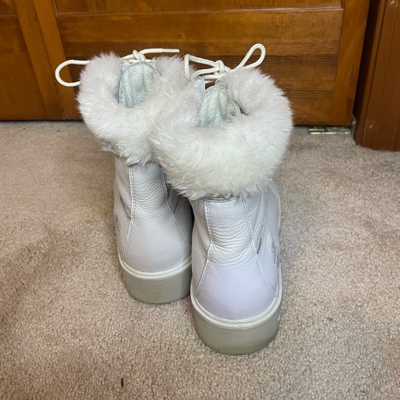 Timberland Limited Edition Rare All White Winter With Fur 8.5 - Picture 5 of 5